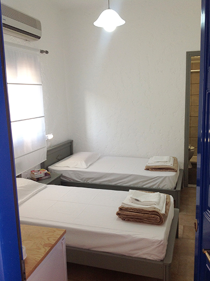 First floor Studio, no kitchen, backview - 2 beds