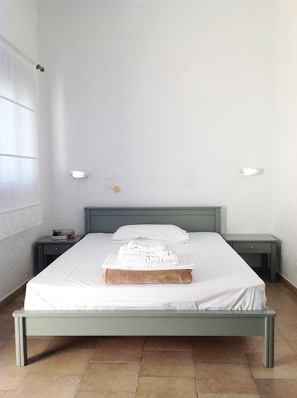 First floor Studio, no kitchen, seaview - doublebed